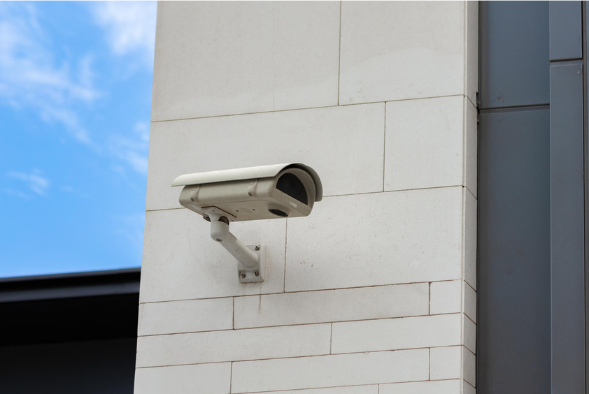 Rekomendasi Fitur CCTV untuk Area Parkir Kantor 